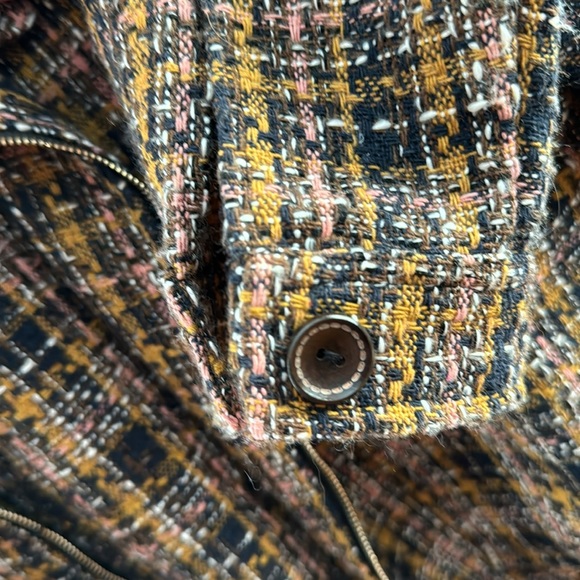 A Peach jacket - Picture 5 of 6